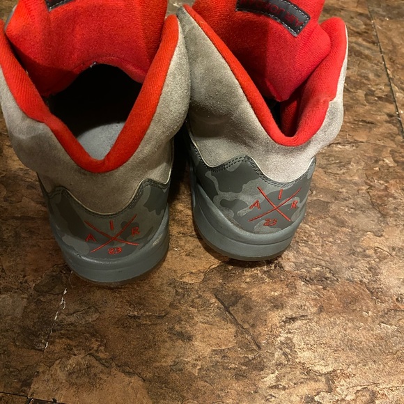 Retro 5 Camo - Picture 2 of 3